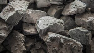 Китай резко нарастил экспорт глинозема на фоне перепроизводства