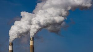 Китай борется с затовариванием рынка угля после роста добычи