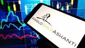 Золотодобытчик AngloGold Ashanti сообщил о кратном росте прибыли