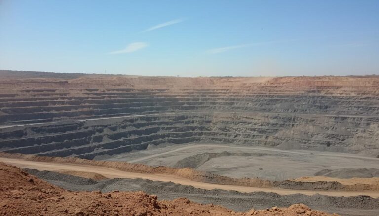 Колумбия инициирует переговоры с Glencore о закрытии угольного разреза Серрехон